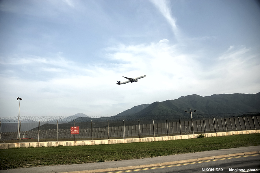 _DSC0945.jpg - AIRPORT SOUTH RUNWAY
