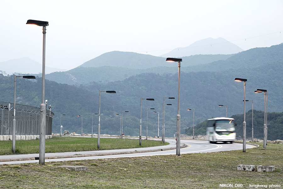 _DSC1215.jpg - AIRPORT SOUTH RUNWAY