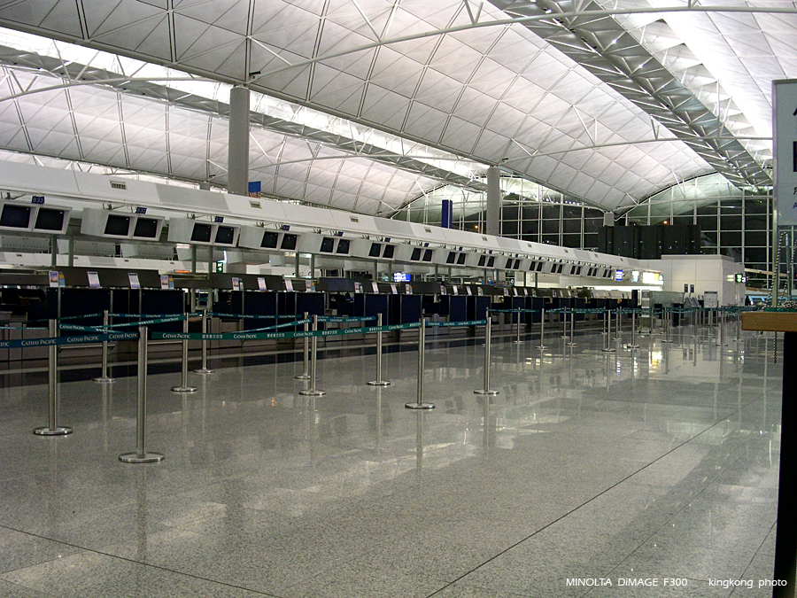 PICT1561.JPG - HK Airport
