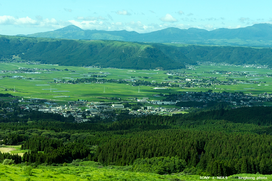 kyushu0828.jpg - Taken at Latitude/Longitude:32.930390/131.079370. 0.49 km South-West B?chū Kumamoto Japan   (Map link) 