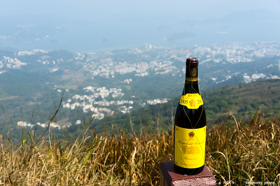 _DSC7899.jpg - Taken at Latitude/Longitude:22.390971/114.252931. 0.90 km North Uk Cheung  Hong Kong   (Map link) 