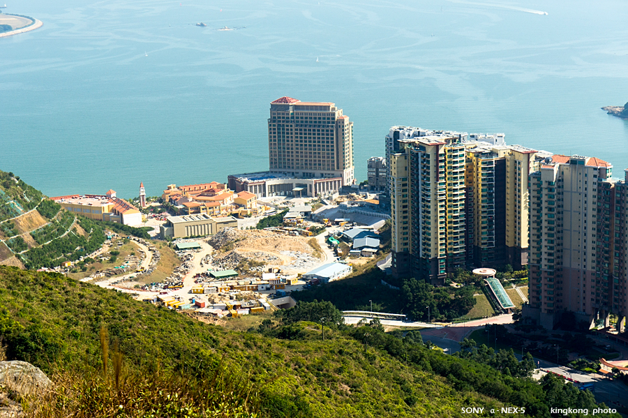 _DSC4371.jpg - Taken at Latitude/Longitude:22.310665/114.006964. 1.20 km South-West Sam Pak  Hong Kong   (Map link) 
