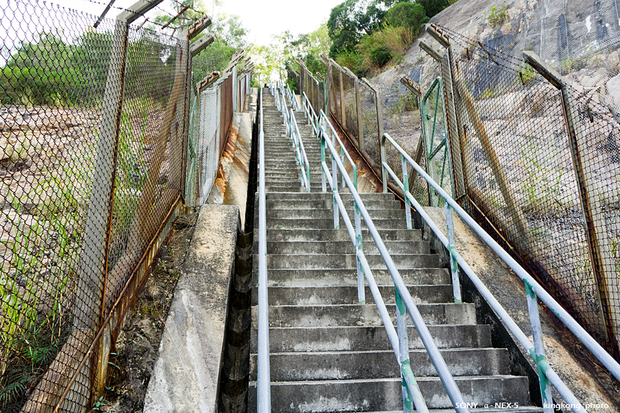 _DSC2850.jpg - Taken at Latitude/Longitude:22.347051/114.105573. 0.66 km South-East Tsing Yi Town  Hong Kong   (Map link) 